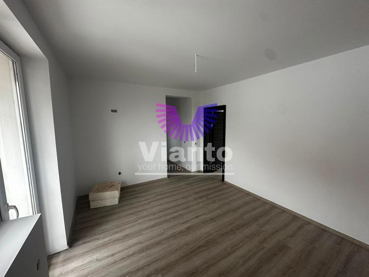 Duplex cu 5 camere cu Canalizare în Exterior Vest