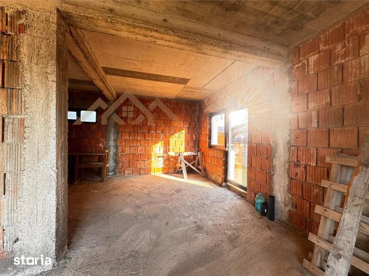 Casă cu 4 camere cu Teren 274 Mp în Valea Borcutului