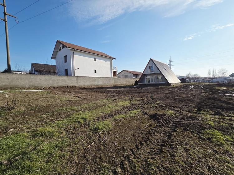Teren Construcții intravilan de 1186 mp, în Vest