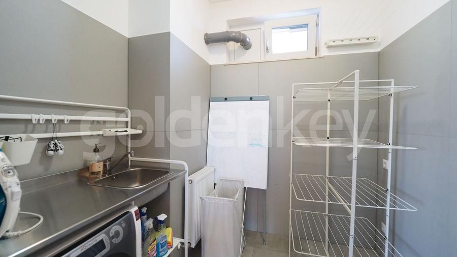 Apartament cu 3 camere decomandat, mobilat în Iancu Nicolae