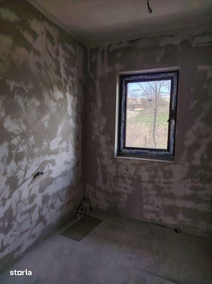 Casă cu 4 camere cu Teren 463 Mp în Apahida