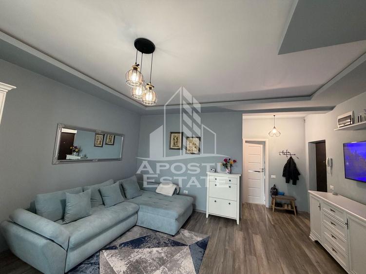 Apartament cu 2 camere semidecomandat, mobilat în Dumbrăvița