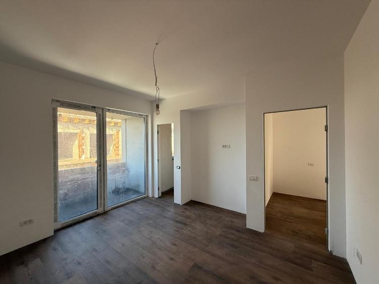 Casă individuală cu 4 camere cu Teren 350 Mp în Tunari