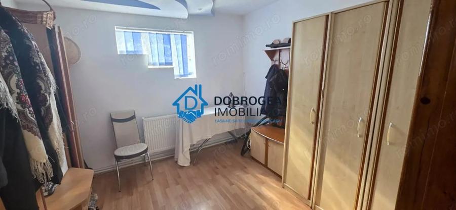 Casă cu 5 camere cu Teren 384 Mp în Păcii