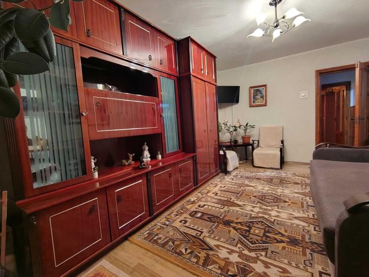 Apartament cu 2 camere decomandat în Burdujeni