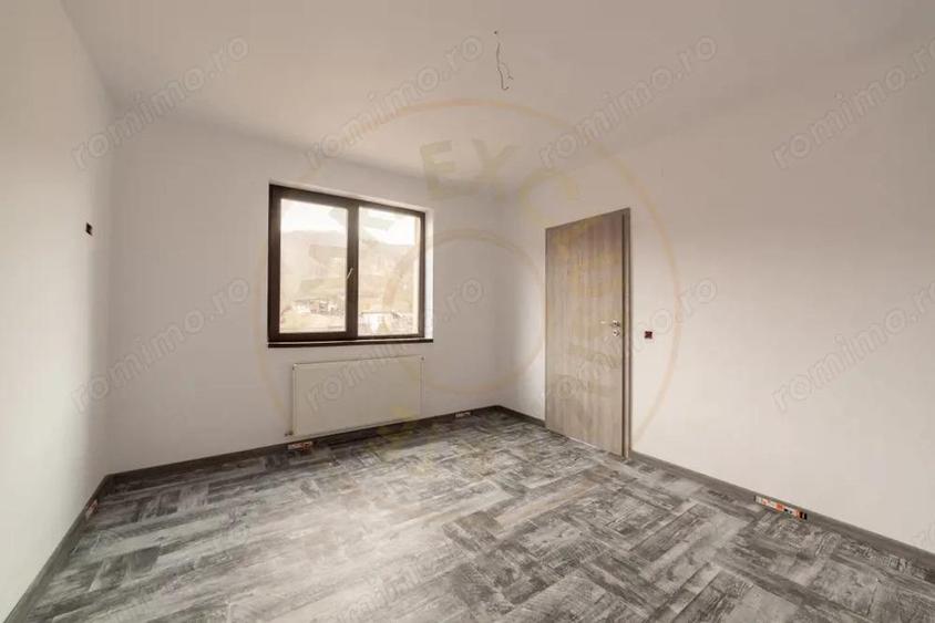 Casă cu Teren 663 Mp în Izvorani
