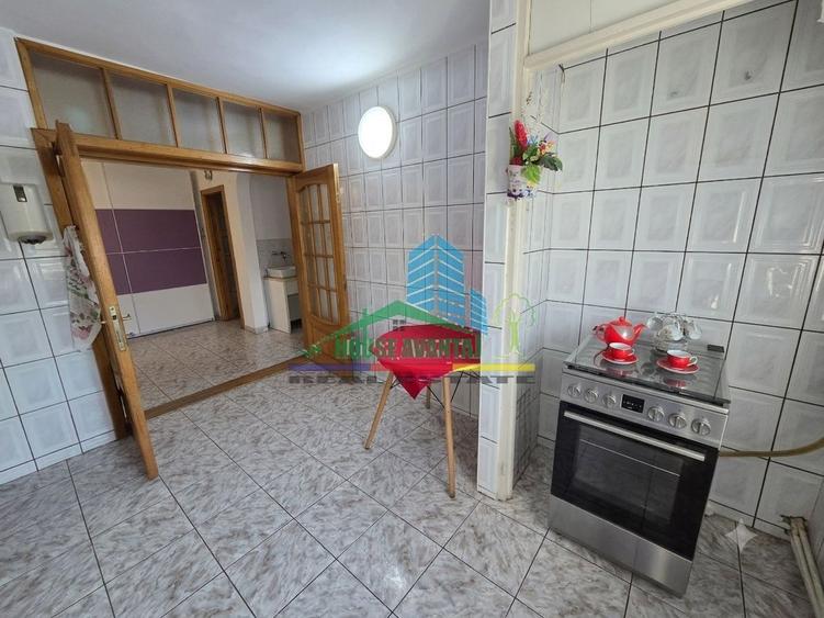 Apartament cu 3 camere decomandat în Ultracentral