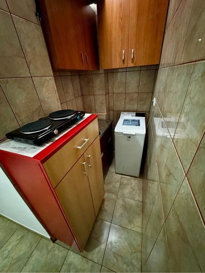 Garsonieră decomandată în Calea București