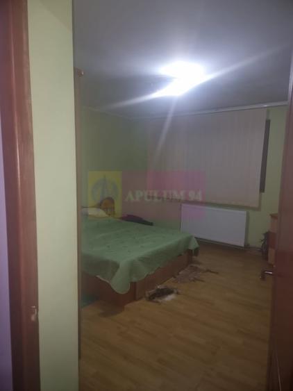 Casă cu 7 camere cu Teren 1500 Mp în Islaz