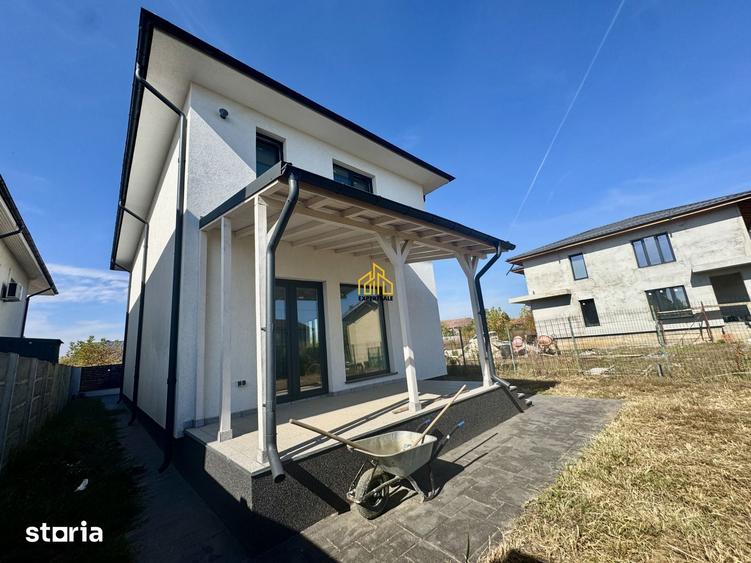Casă cu 5 camere cu Teren 430 Mp în Domnești