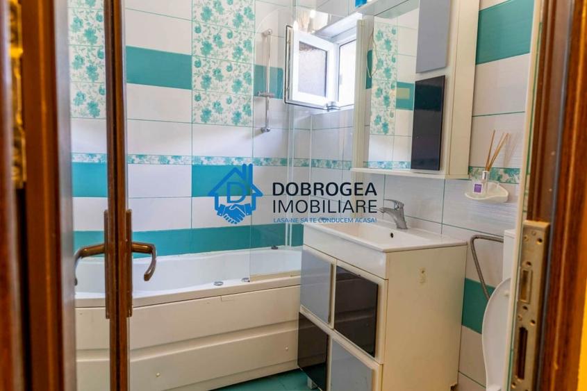Apartament cu 3 camere decomandat, mobilat în Pelican