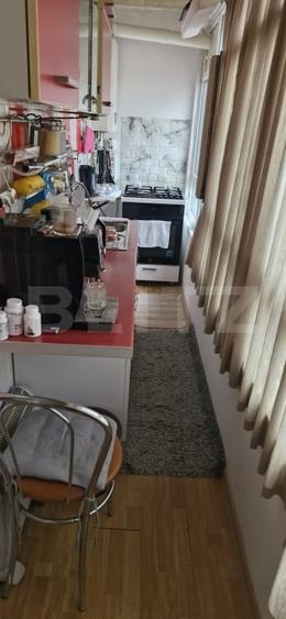 Apartament cu 3 camere decomandat, mobilat în Central