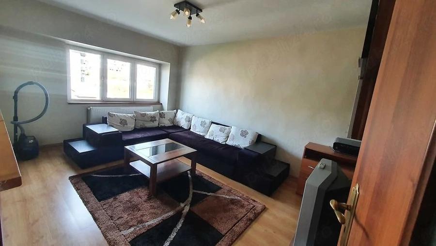Apartament cu 3 camere decomandat în Păcurari