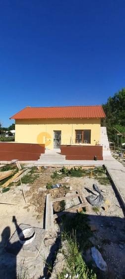 Casă individuală cu 2 camere cu Canalizare în Voinești