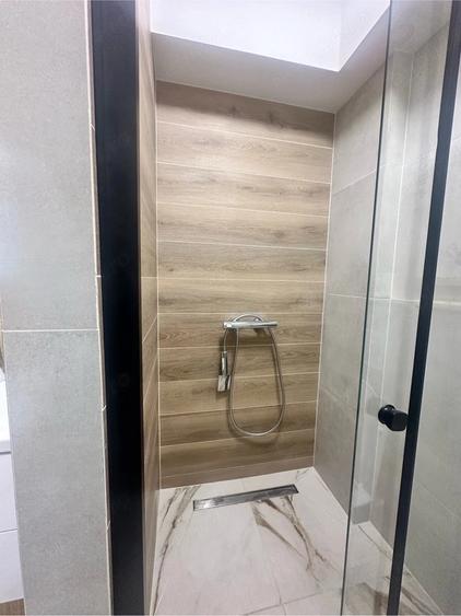 Apartament cu 3 camere decomandat în Aninoasa