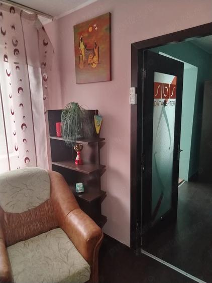 Apartament cu 2 camere semidecomandat, mobilat în Vest