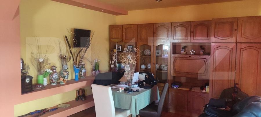 Casă individuală cu 6 camere cu Piscina în Nufărul