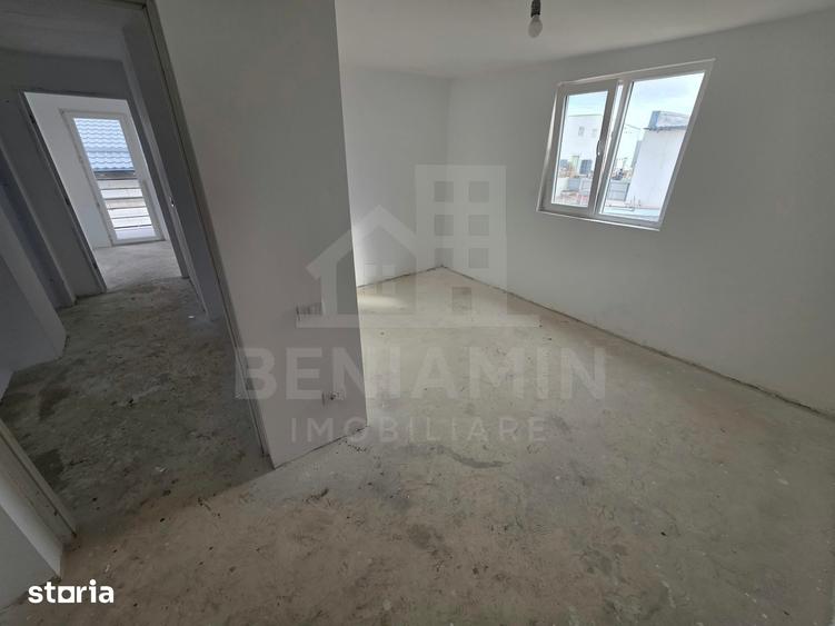 Casă cu 5 camere cu Teren 346 Mp în Cârcea