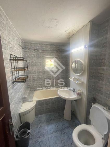 Apartament cu 3 camere decomandat în Sud