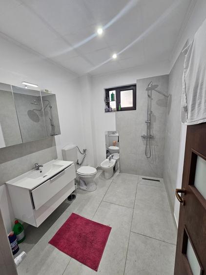 Casă cu 4 camere în Dragomirești-Vale