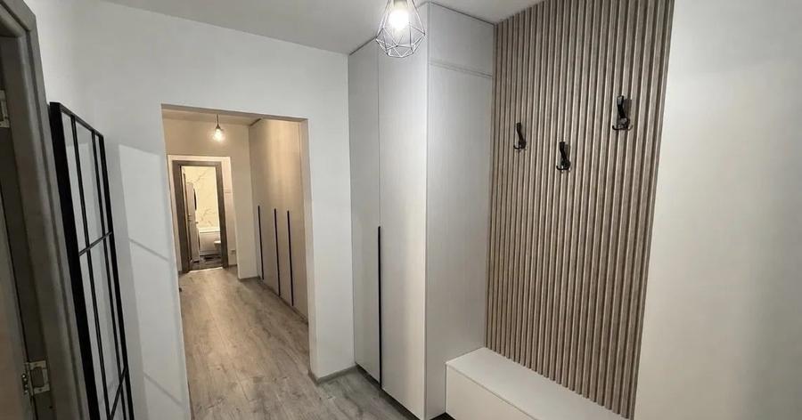 Apartament cu 3 camere decomandat, mobilat în Alexandru cel Bun