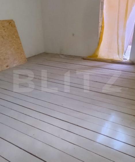 Casă cu 5 camere cu Teren 100 Mp în Central