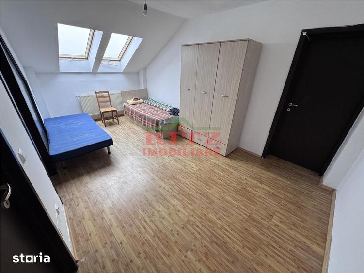 Apartament cu 3 camere semidecomandat în Central