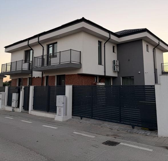 Casă cu 4 camere în Central