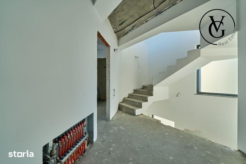 Casă cu 4 camere decomandat cu Teren 235 Mp în Palazu Mare