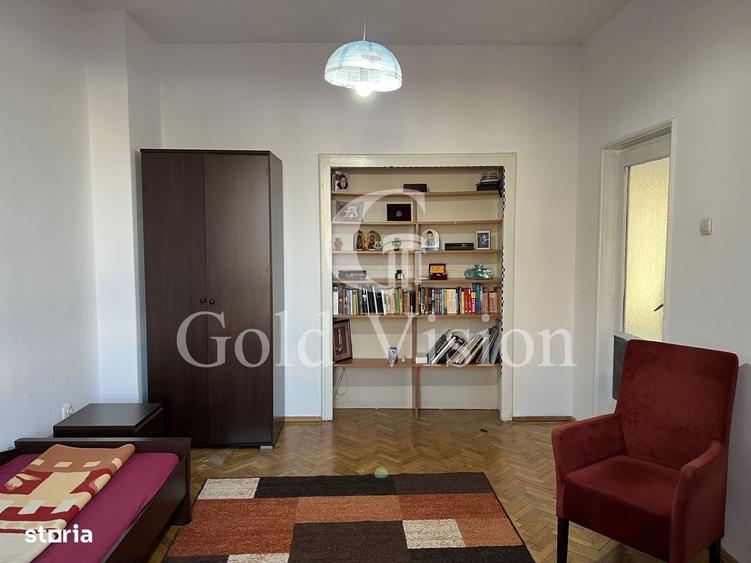Casă cu 4 camere în Central