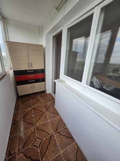 Apartament cu 3 camere decomandat în Zețarilor