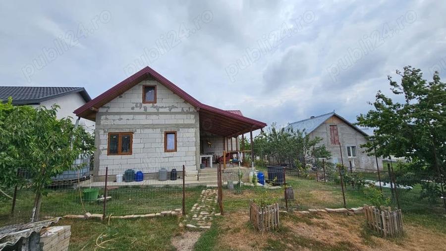 Casă cu 3 camere cu Teren 1500 Mp în Drislea