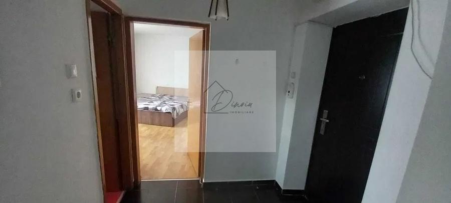 Garsonieră decomandată în Costin Georgian