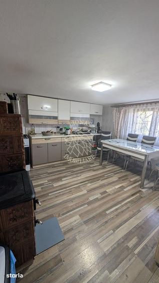 Casă cu 8 camere cu Teren 708 Mp în Central
