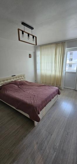 Inchiriez apatament 3 camere - 6