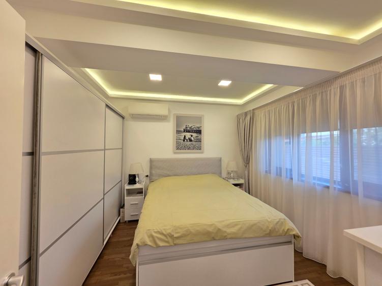 Casă individuală cu 10 camere cu Teren 620 Mp în Mogoșoaia