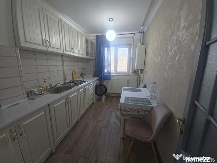 Apartament cu 2 camere decomandat în CET