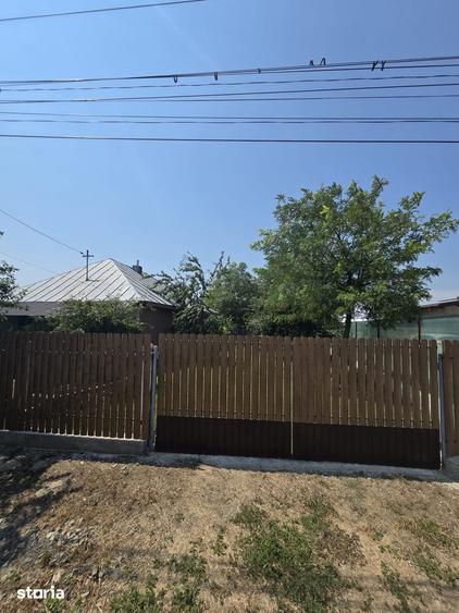 Casă cu 4 camere cu Teren 1000 Mp în Perieți