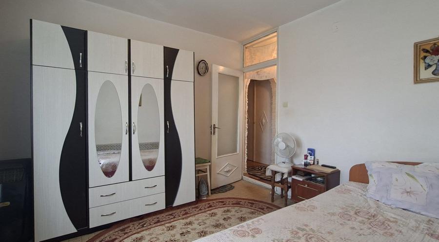 Apartament cu 2 camere decomandat în Micro 21