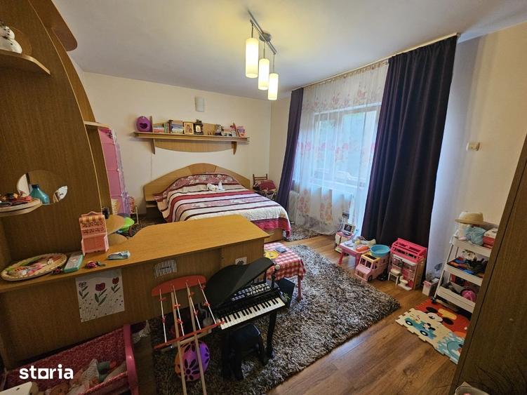 Casă cu 5 camere cu Teren 650 Mp în Curtea de Argeș