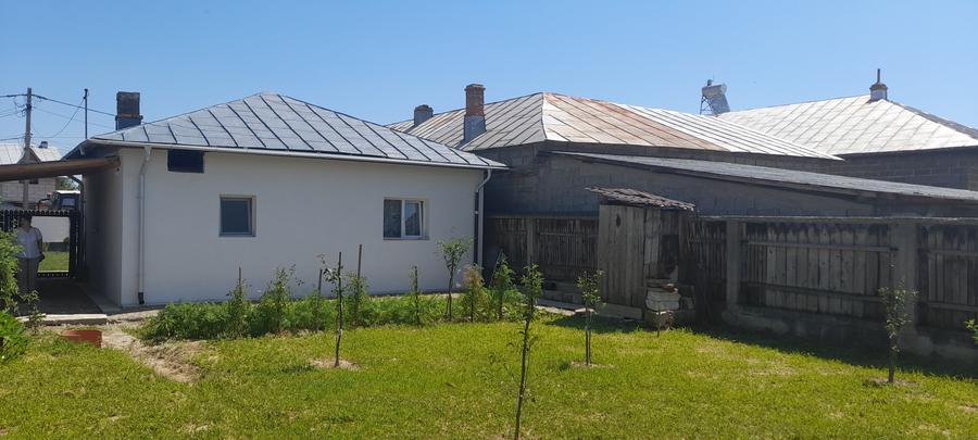 Casă individuală cu 2 camere cu Canalizare în Perșinari