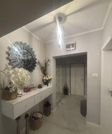 Apartament cu 3 camere decomandat, mobilat în Trocadero