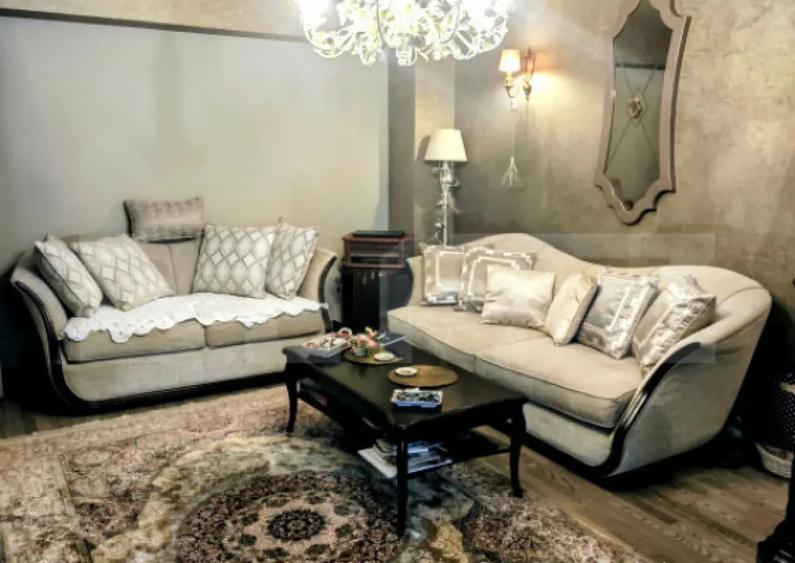 Apartament cu 3 camere decomandat în Central