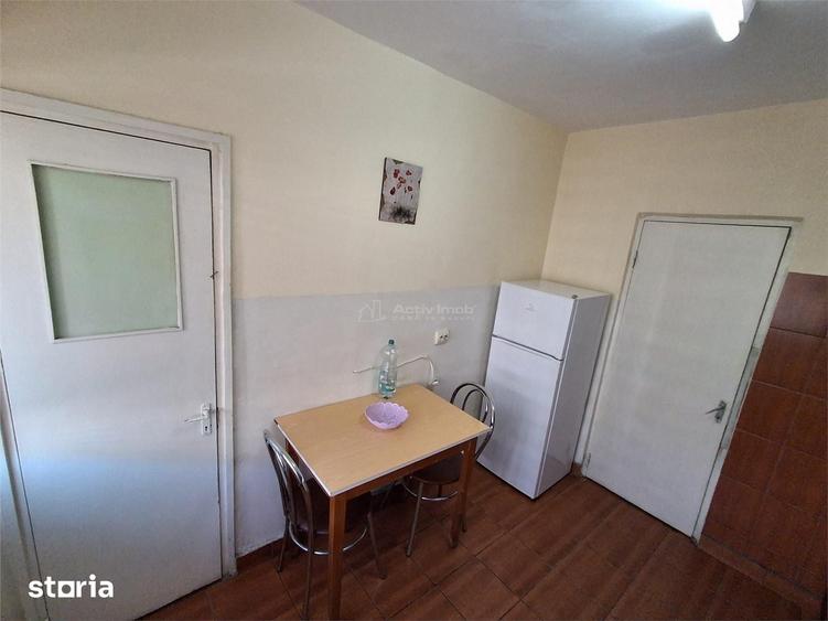 Apartament cu 2 camere decomandat în Micro IV