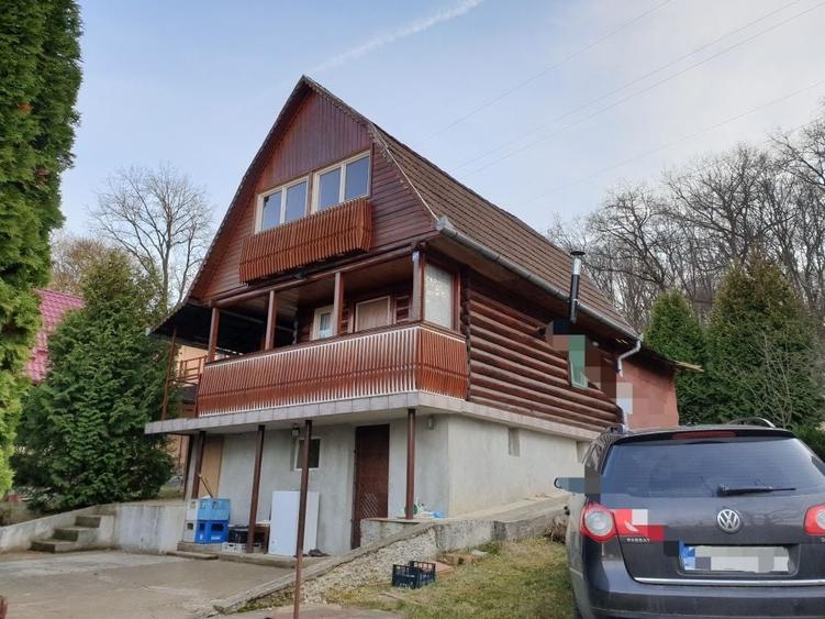 Casă cu 2 camere în Corunca