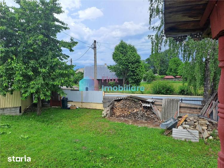 Casă cu 2 camere cu Teren 3743 Mp în Mălini