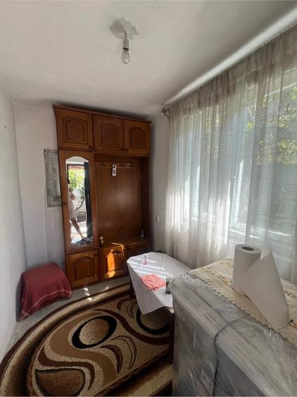 Casă cu 2 camere cu Teren 220 Mp în Schela