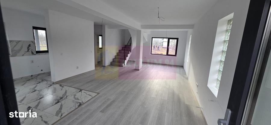 Casă cu 4 camere cu Teren 450 Mp în Brebu