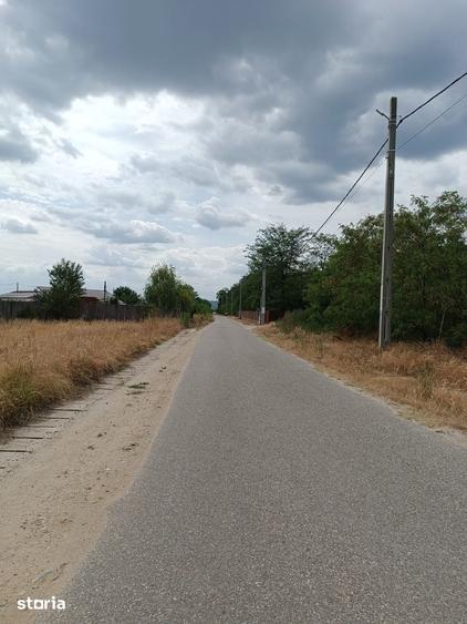 Teren de 3549 mp, în Budești