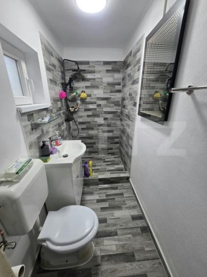 Casă cu 5 camere cu Teren 1459 Mp în Produlești
